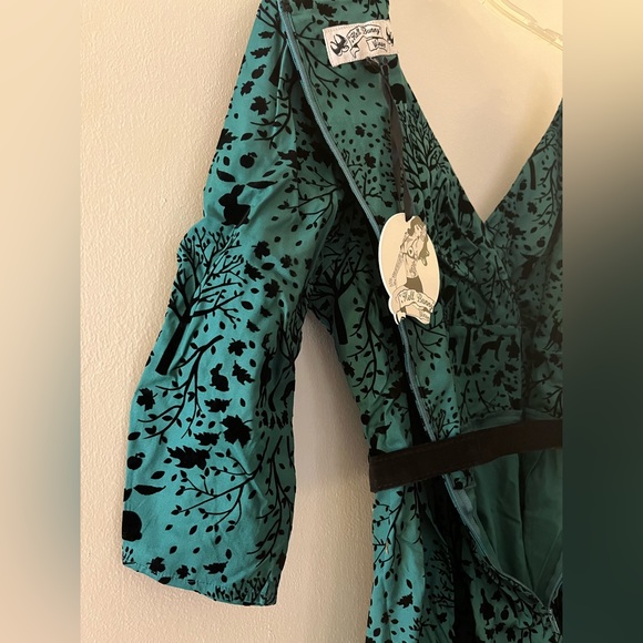 Hell Bunny Vixen plus 2XL green light velvet swing dress. 3/4 sleeves belt - Picture 11 of 14